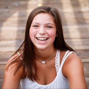 Meet your Posher, Caitlin